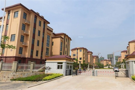 一中明城园4室2厅2卫142㎡